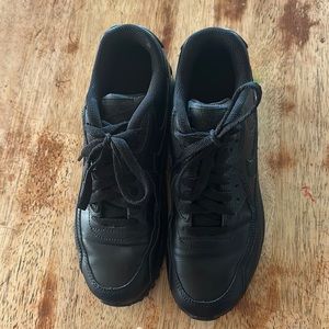 Nike Air max all black work shoe-like new!